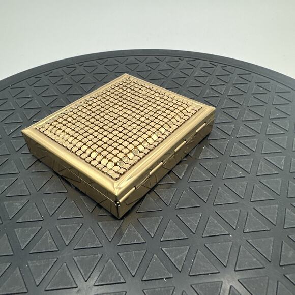 Stunning Vintage Gold Mesh Sequin Pill Box Organizer - Picture 2 of 9